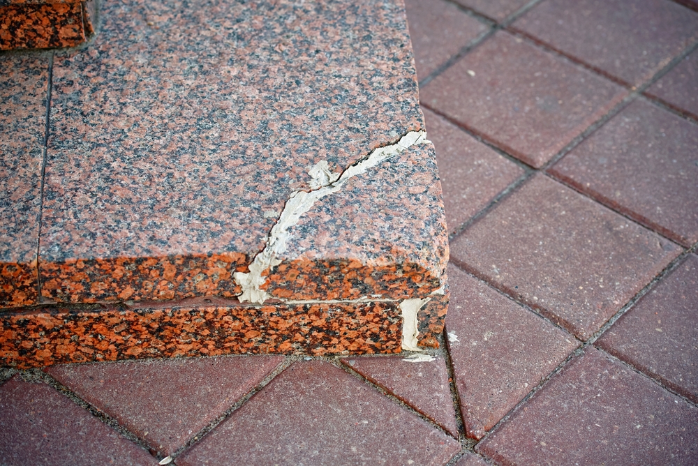 kaputte granittreppe