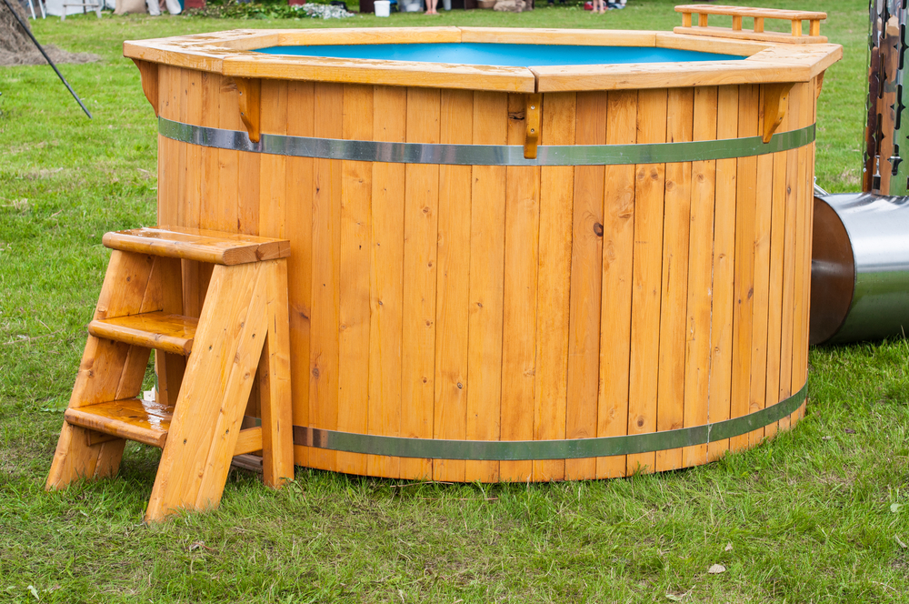 whirlpool aus holz